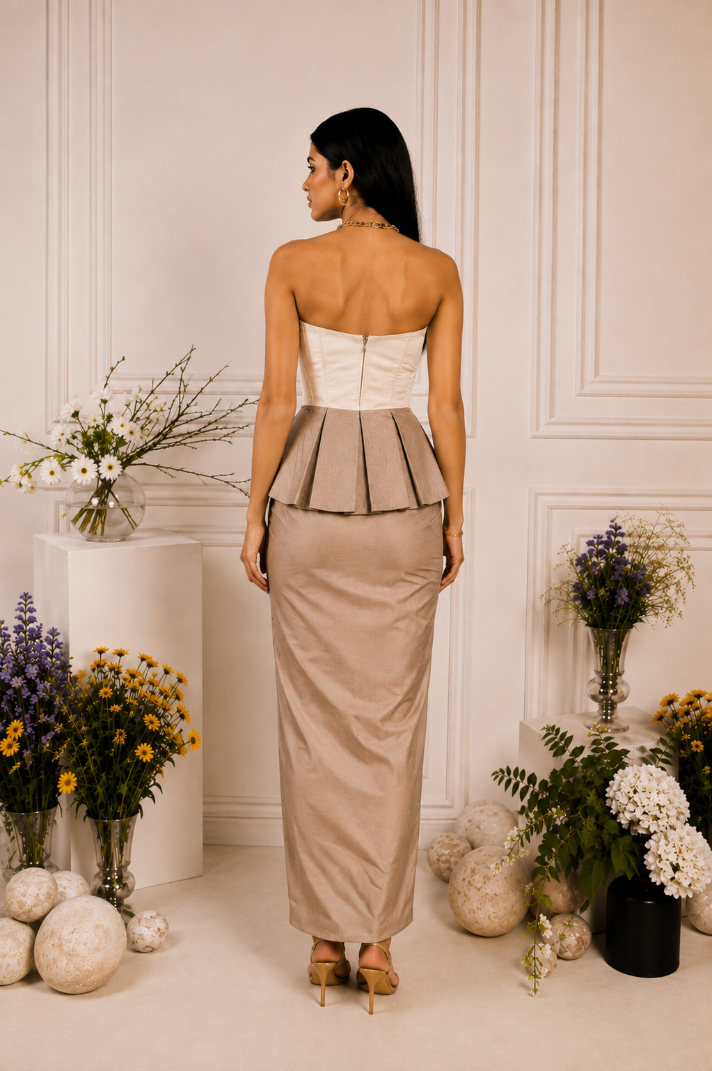 IVORY AND MUSHROOM DRAPED SET